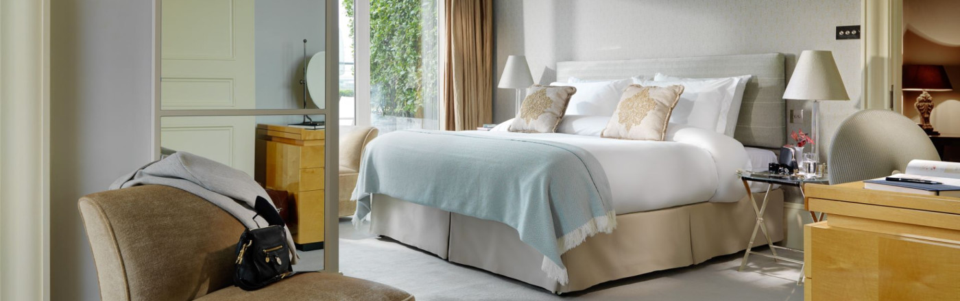 Penthouse Suite Bedroom overlooking AVIVA Stadium