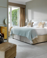new/penthousebedroom-cityview.jpg