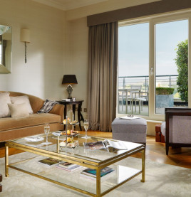 Pembroke Suite Lounge